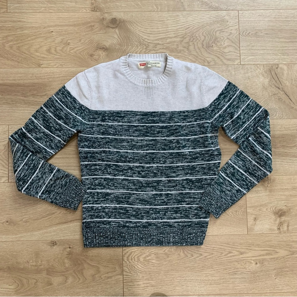 Levi’s sweater